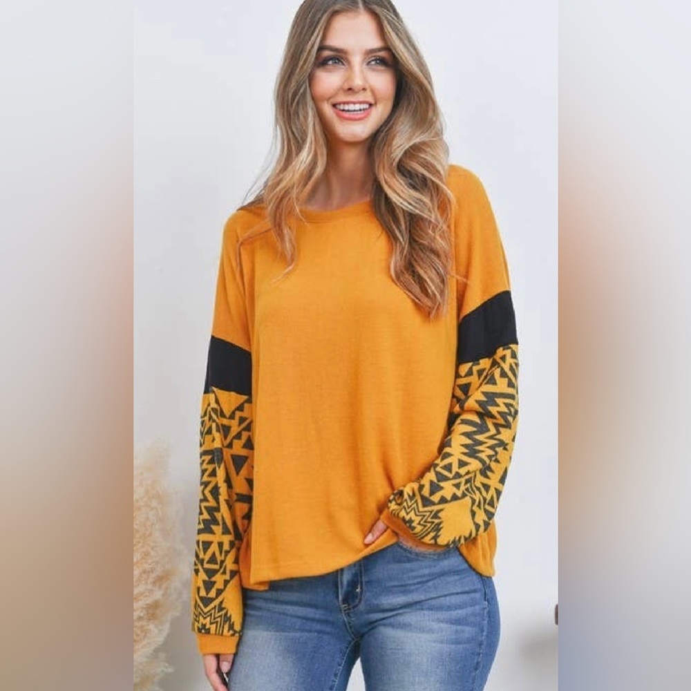 AZTEC PRINT COLOR BLOCK HACCI TOP:
Mustard